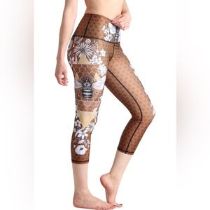 Yoga Democracy High Rise Legging in Beeloved print